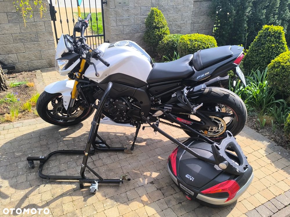 Yamaha FZ8 - 13