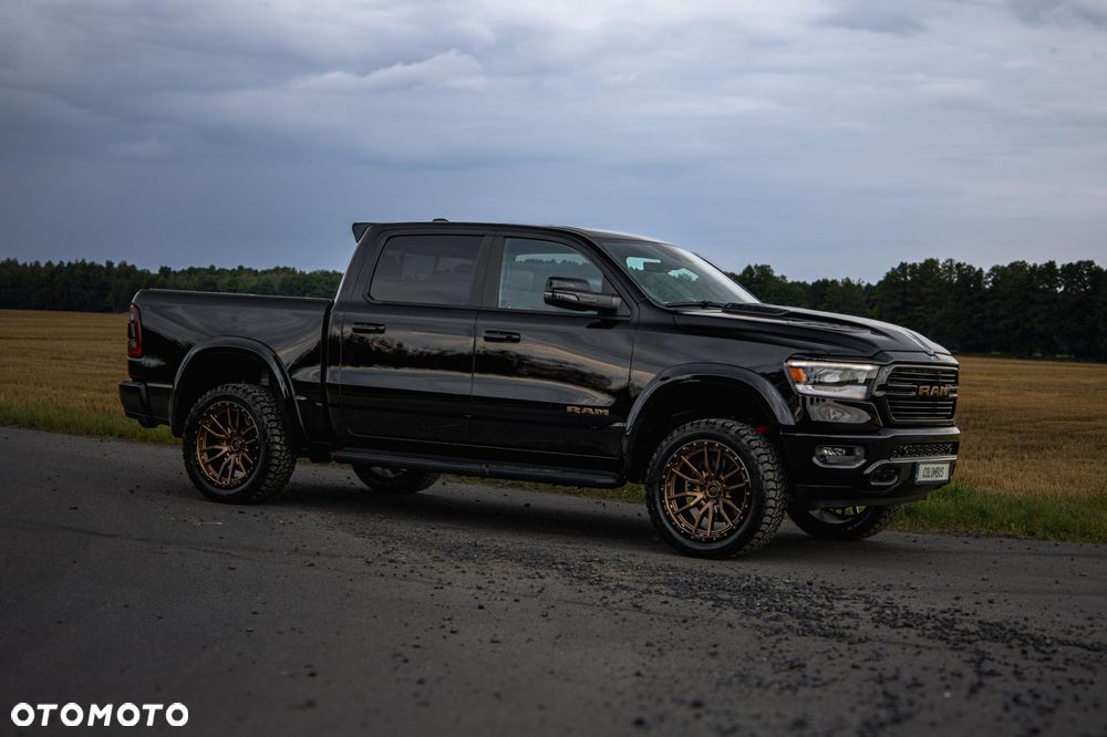 RAM 1500 5.7 Crew Cab Shortbed Laramie Black - 18