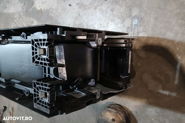 Cotiera 3C0863319AR 3C0861207Q 3C0863319AR 3C0861207Q Volkswagen VW P - 4