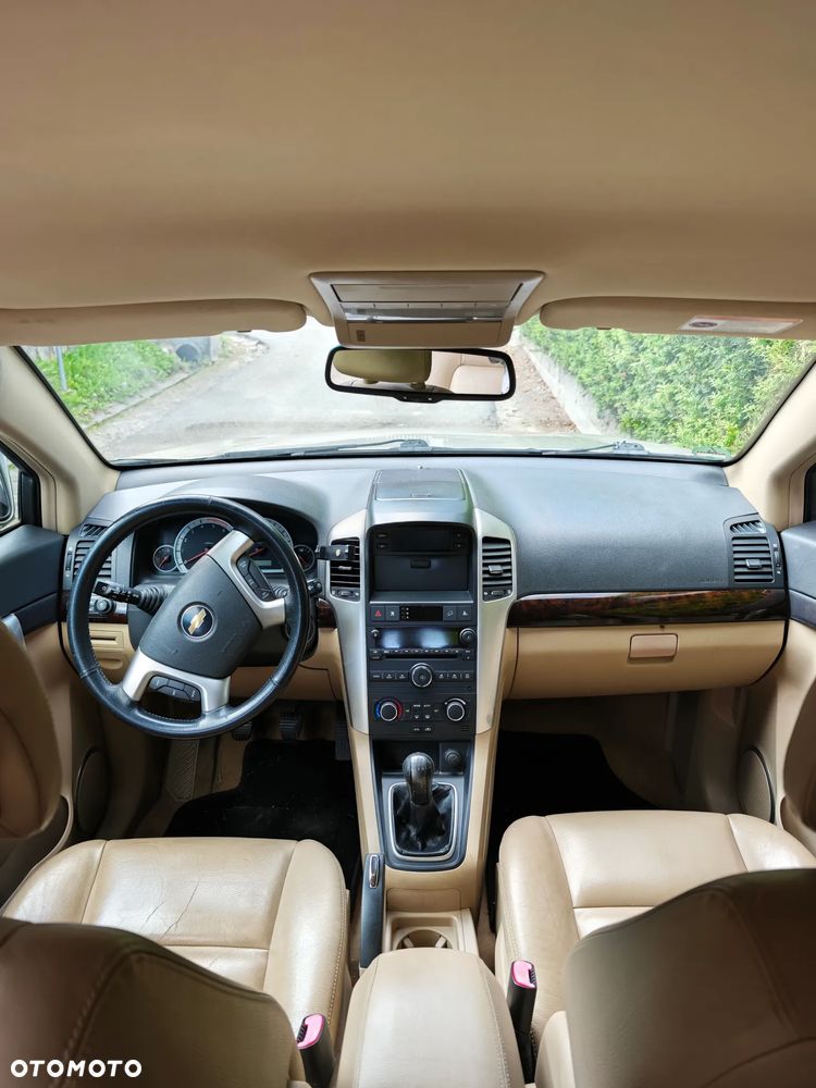 Chevrolet Captiva 2.0 d LT high 5os - 3