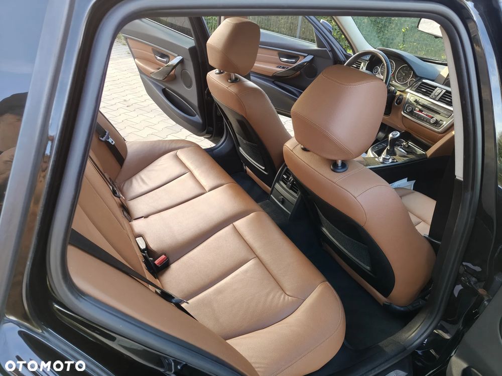 BMW Seria 3 318d Luxury Line - 29