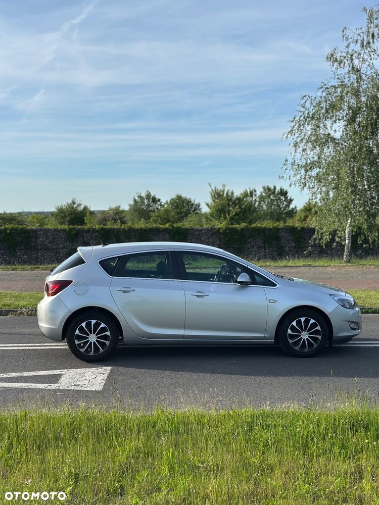 Opel Astra 1.6 T Cosmo - 3