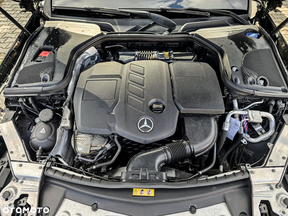 Mercedes-Benz Klasa E 220 d 9G-TRONIC - 40