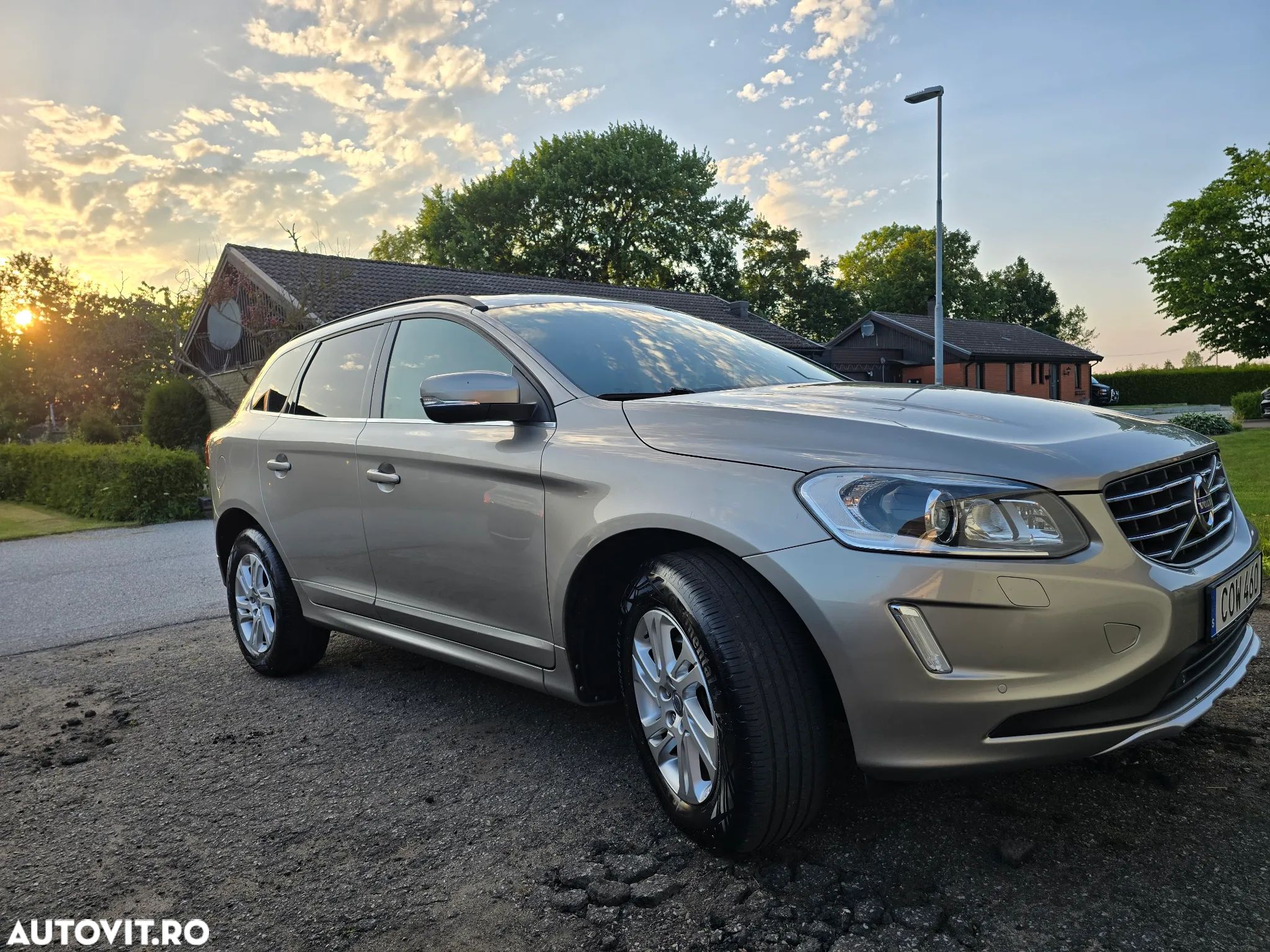 Volvo XC 60 D4 AWD Momentum - 1