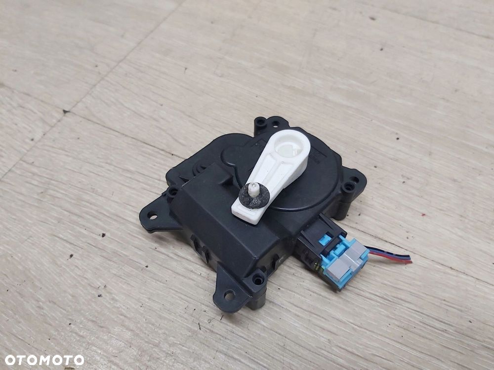 Toyota Rav4 IV XA40 13-18r Prius plus Silniczek nawiewu nagrzewnicy - 4