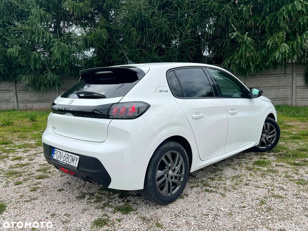 Peugeot 208 - 9