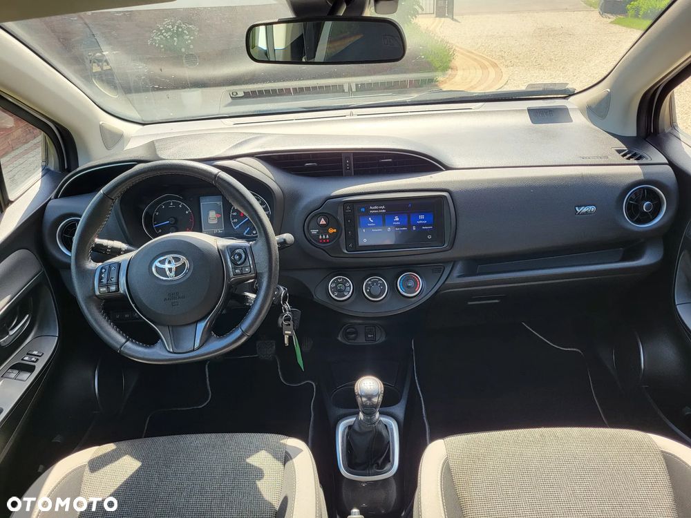 Toyota Yaris 1.5 Premium - 19