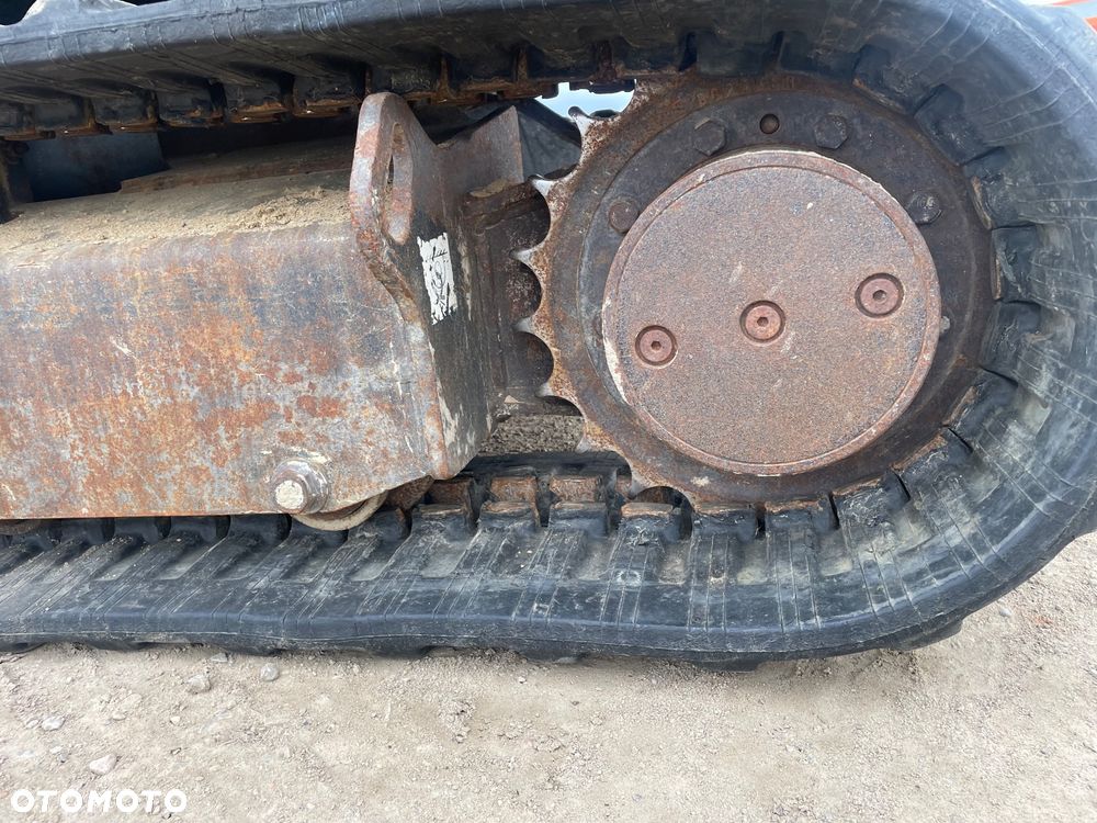 Bobcat E32 - 16