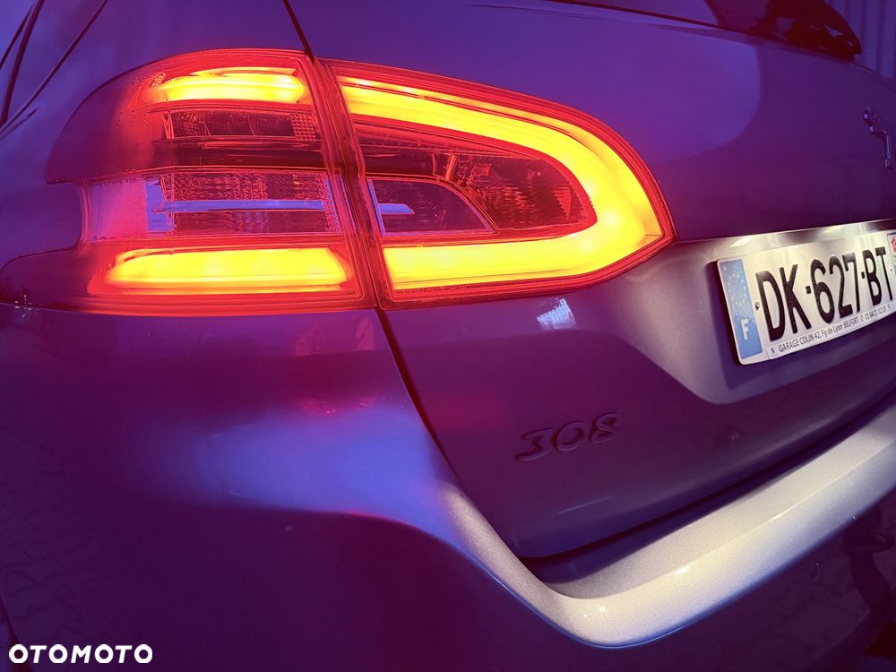 Peugeot 308 PureTech 130 GPF Stop & Start Allure Business-Paket - 40