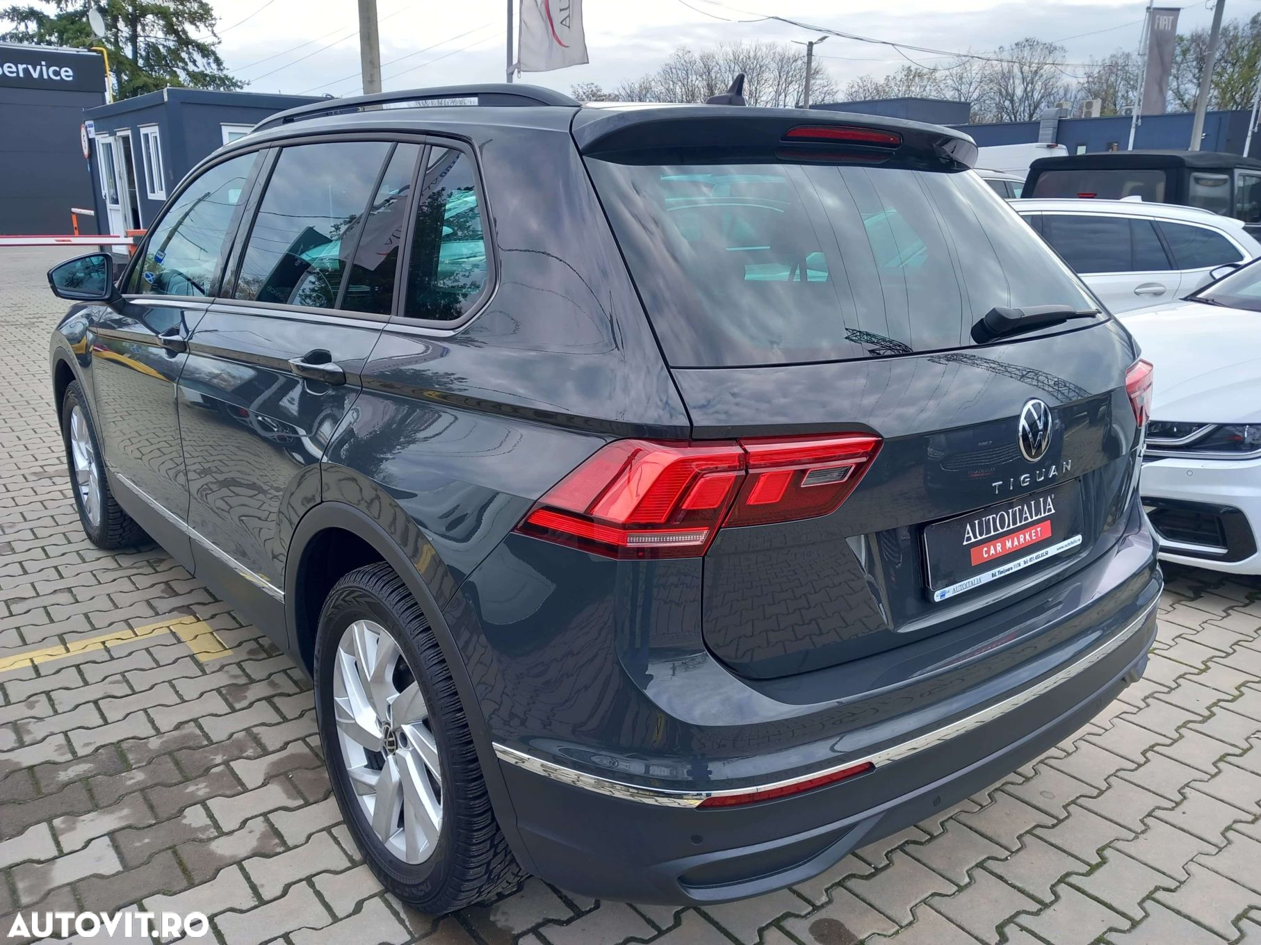 Volkswagen Tiguan 2.0 TDI 4Mot DSG Comfortline - 6