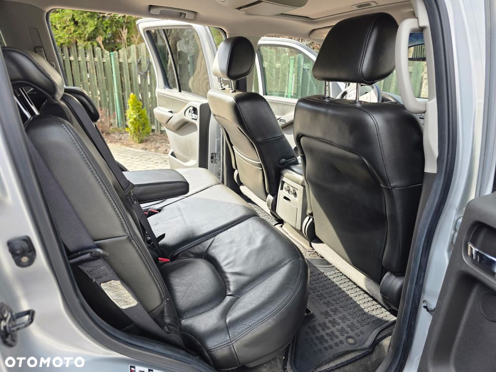 Nissan Pathfinder 4.0 V6 LE - 16