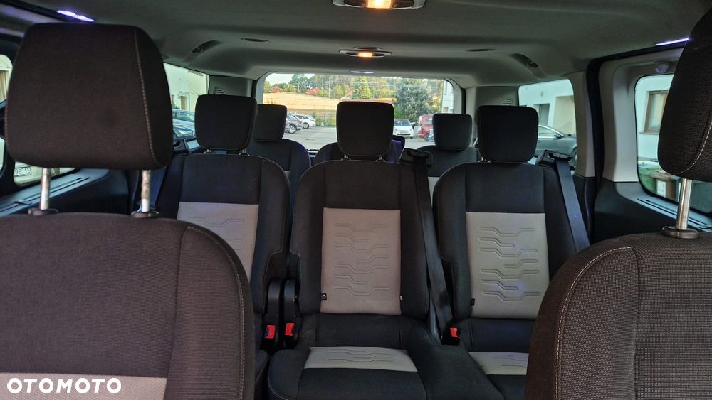 Ford Tourneo Custom - 8