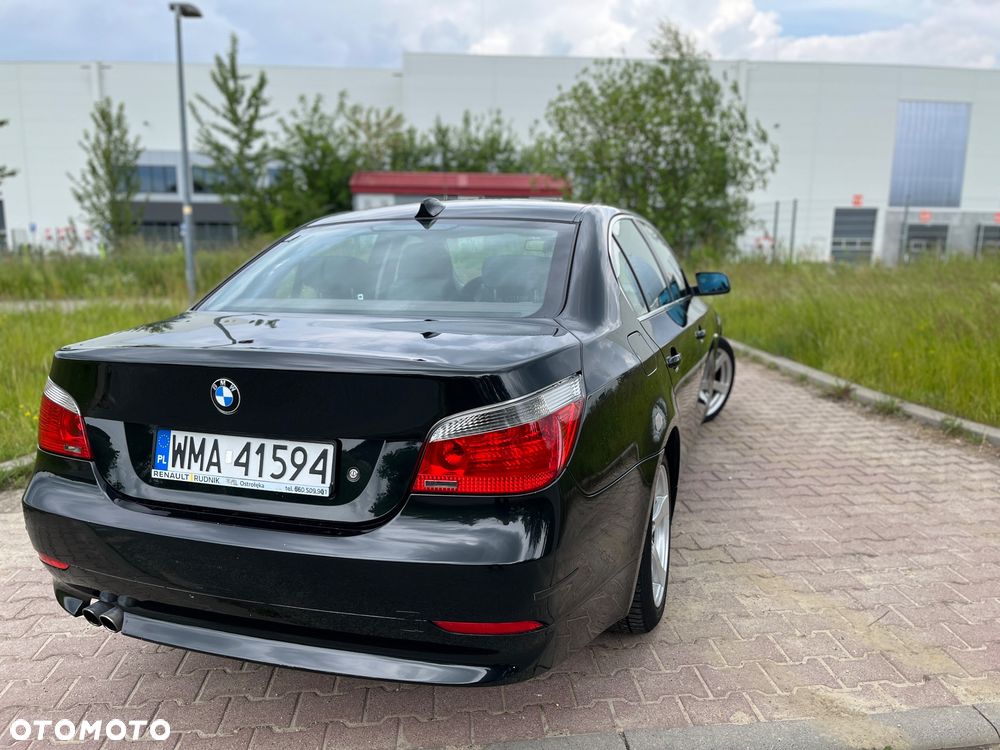 BMW Seria 5 523i - 11