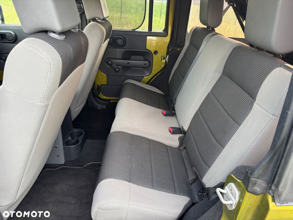 Jeep Wrangler Unlimited 3.8 Automatik Sahara - 17