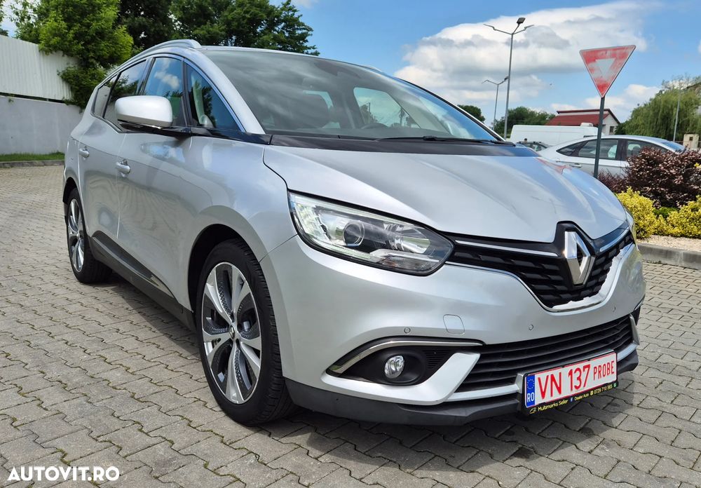 Renault Grand Scenic Energy dCi 110 S&S Bose Edition - 11