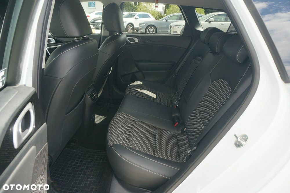 Kia Ceed 1.5 T-GDI Business Line - 25