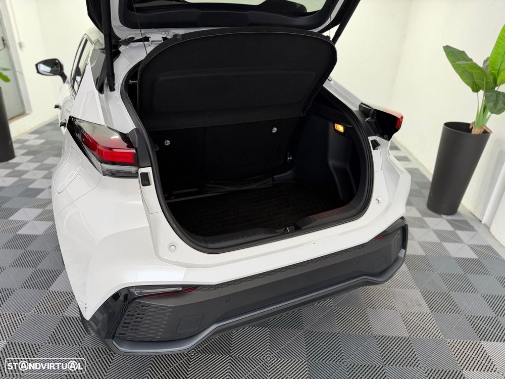 Toyota C-HR 1.8 Hybrid Square Collection - 29