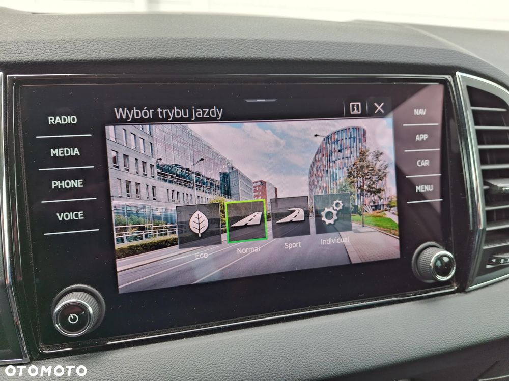 Skoda Karoq 1.5 TSI ACT GPF 4x2 Style - 28
