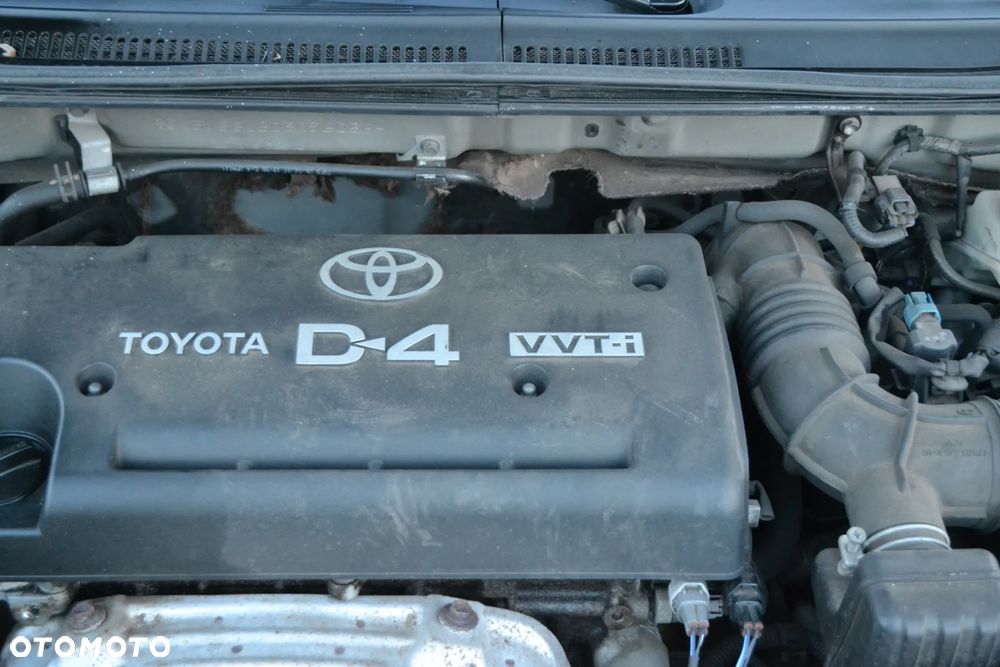 Toyota Avensis 2.0 VVT-i Executive - 39