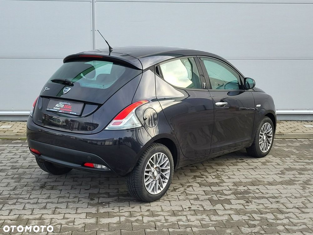 Lancia Ypsilon - 18