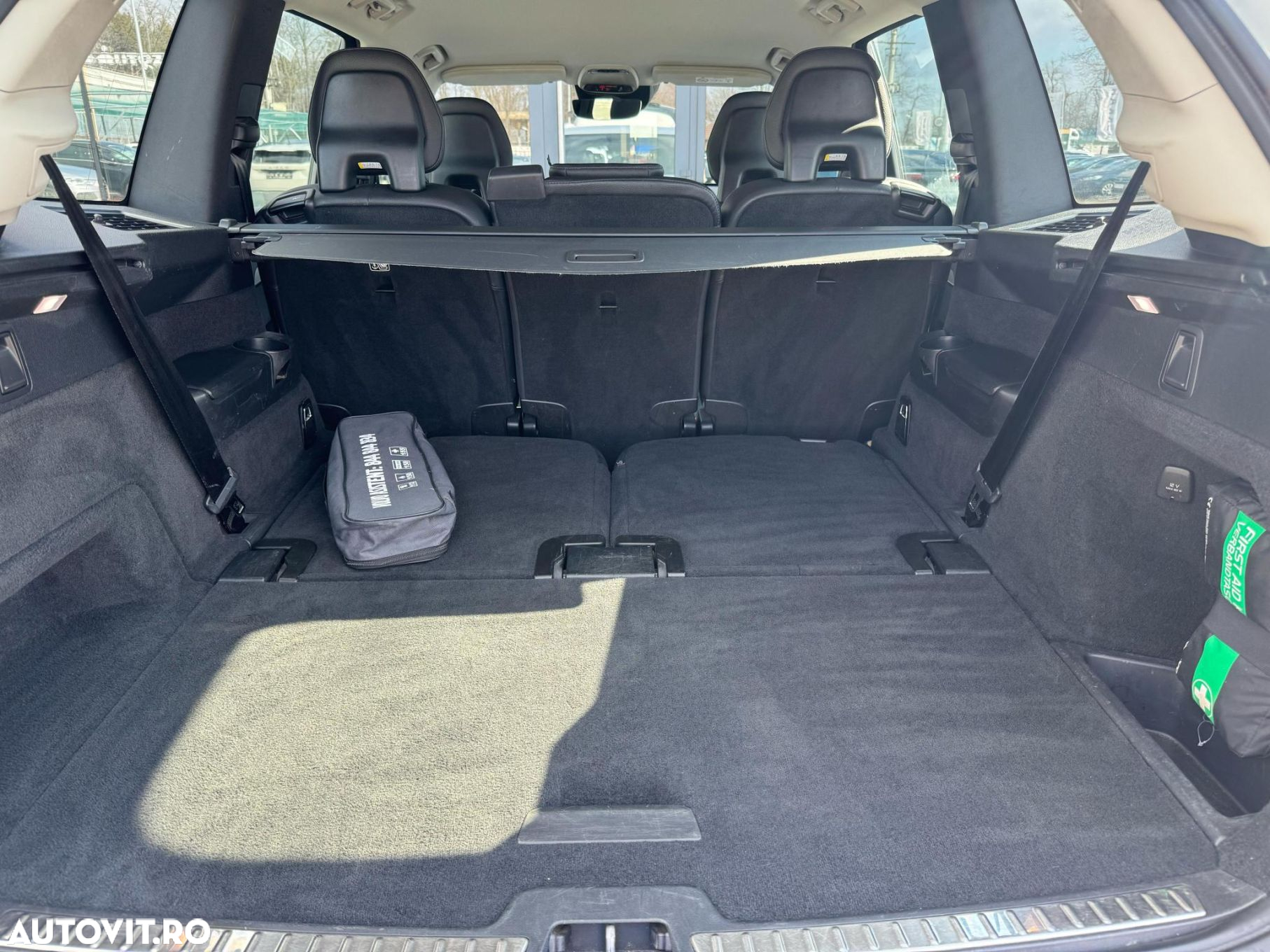 Volvo XC 90 B5 D AWD Geartronic Momentum Pro - 34