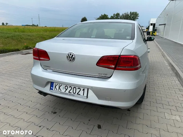 Volkswagen Passat 2.0 Blue TDI SCR Comfortline - 9
