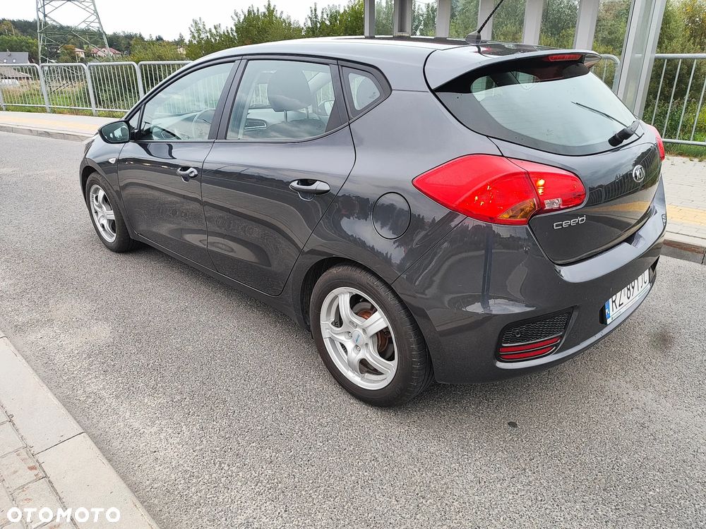 Kia Ceed - 4