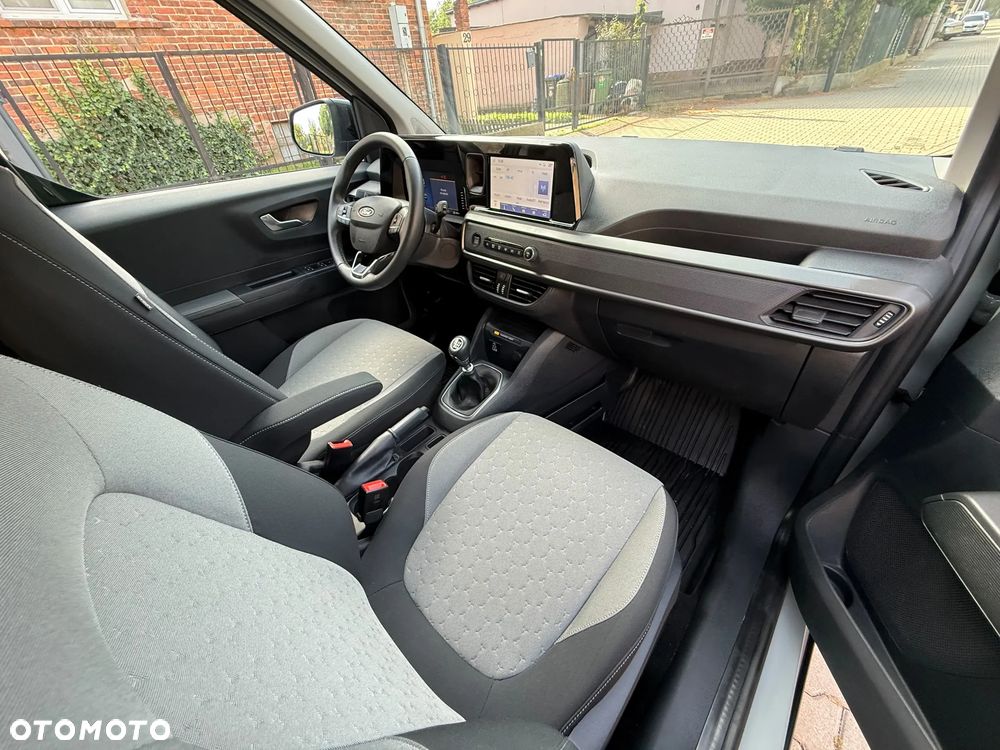 Ford Tourneo Courier - 17