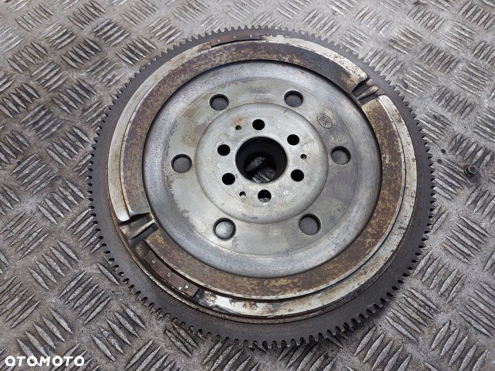 KOŁO DWUMASOWE VOLKSWAGEN PASSAT B5 FL 1.8 T 058105266H - 5