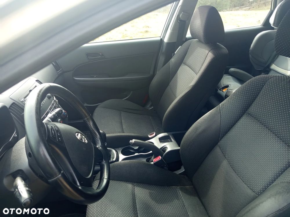 Hyundai i30 1.6 CRDi Base + - 10