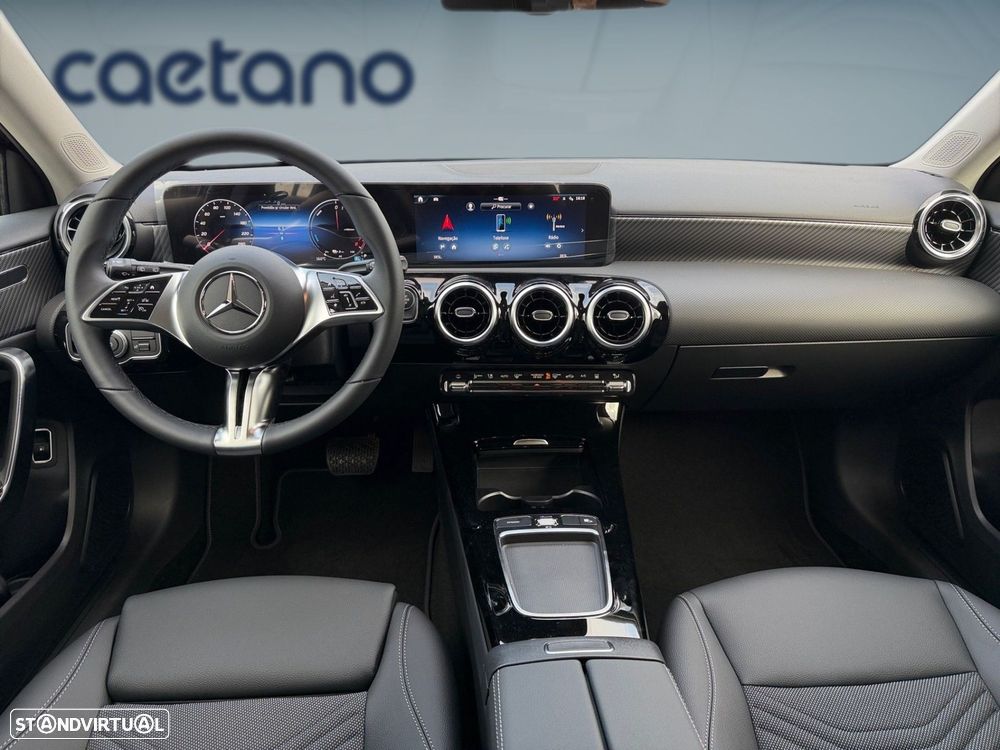Mercedes-Benz A 250 e — fotografia 14