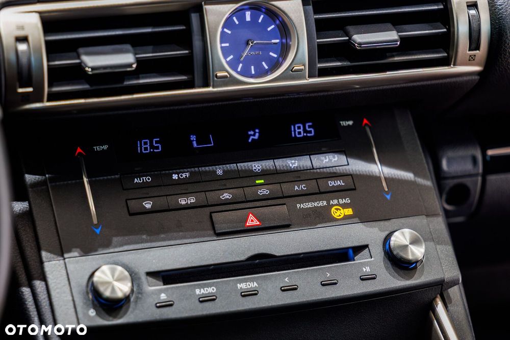 Lexus IS - 25