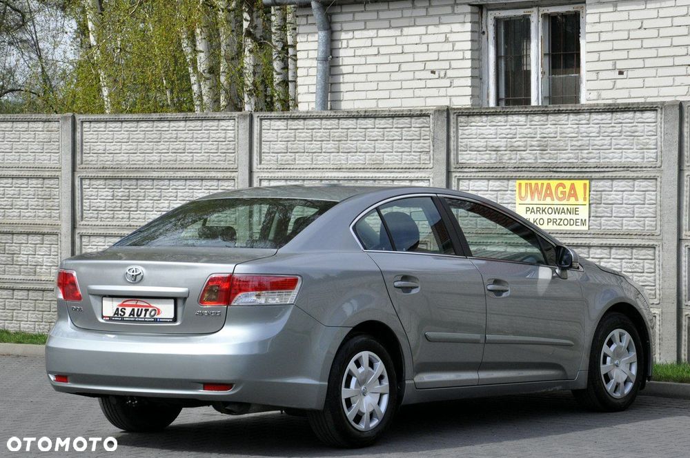 Toyota Avensis 1.8 Active - 30