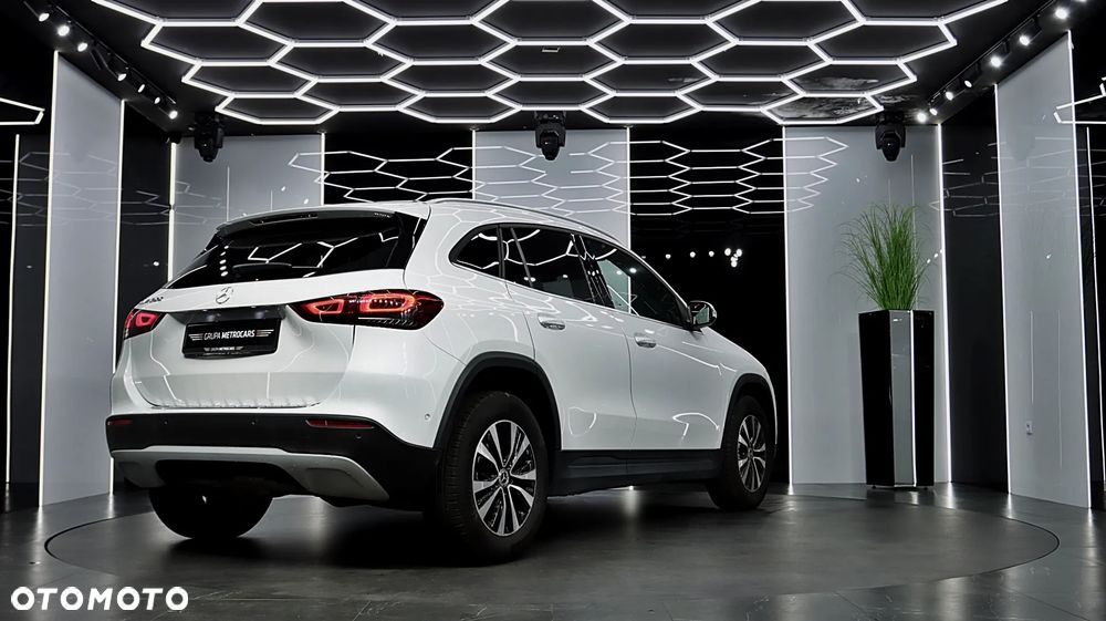 Mercedes-Benz GLA 200 Progressive - 9