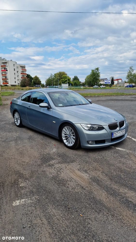 BMW Seria 3 330i Coupe - 1