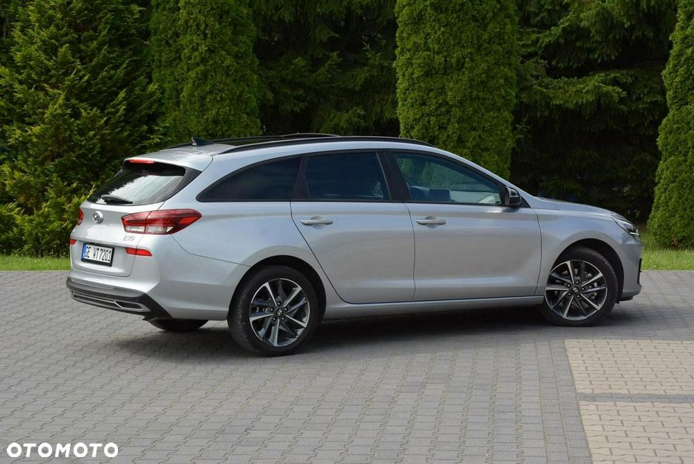 Hyundai i30 1.5 T-GDI 48V-Hybrid DCT Advantage - 4