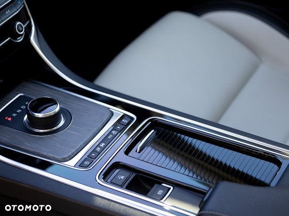 Jaguar XF 2.0 P300 AWD 300 Sport - 11