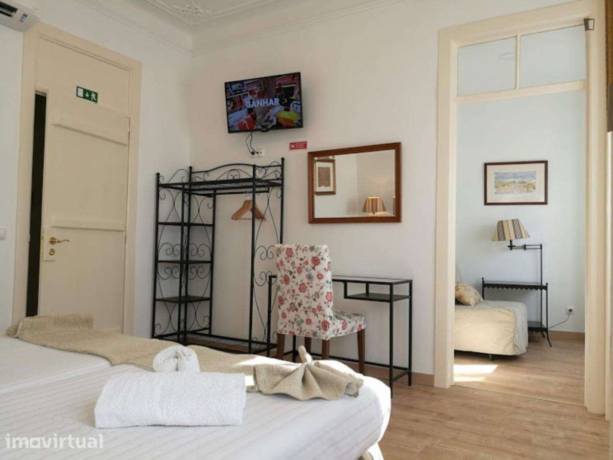 Quarto - localizado em Estrela Lisbon - Grande imagem: 2/13
