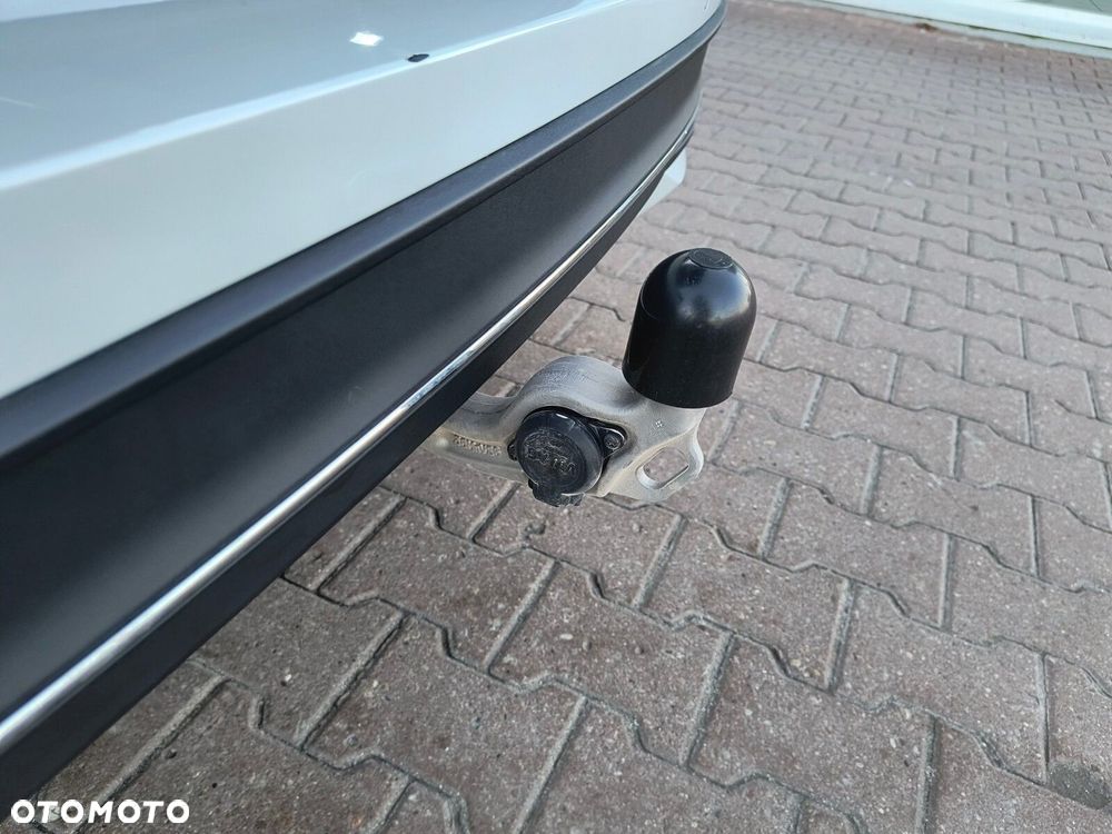 Volkswagen Passat - 11