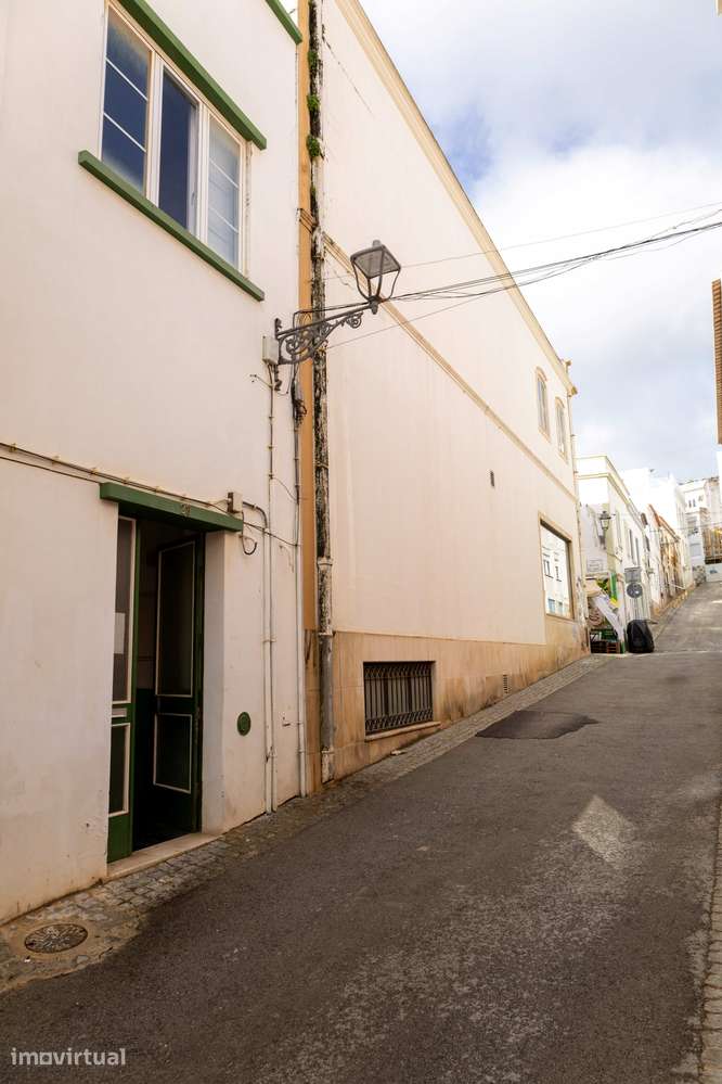 Piso para recuperar  e arrendar Entire floor to refurbish and rent. - Grande imagem: 2/16