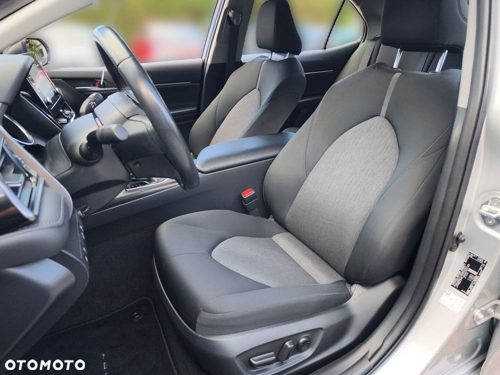 Toyota Camry 2.5 Hybrid Comfort CVT - 17