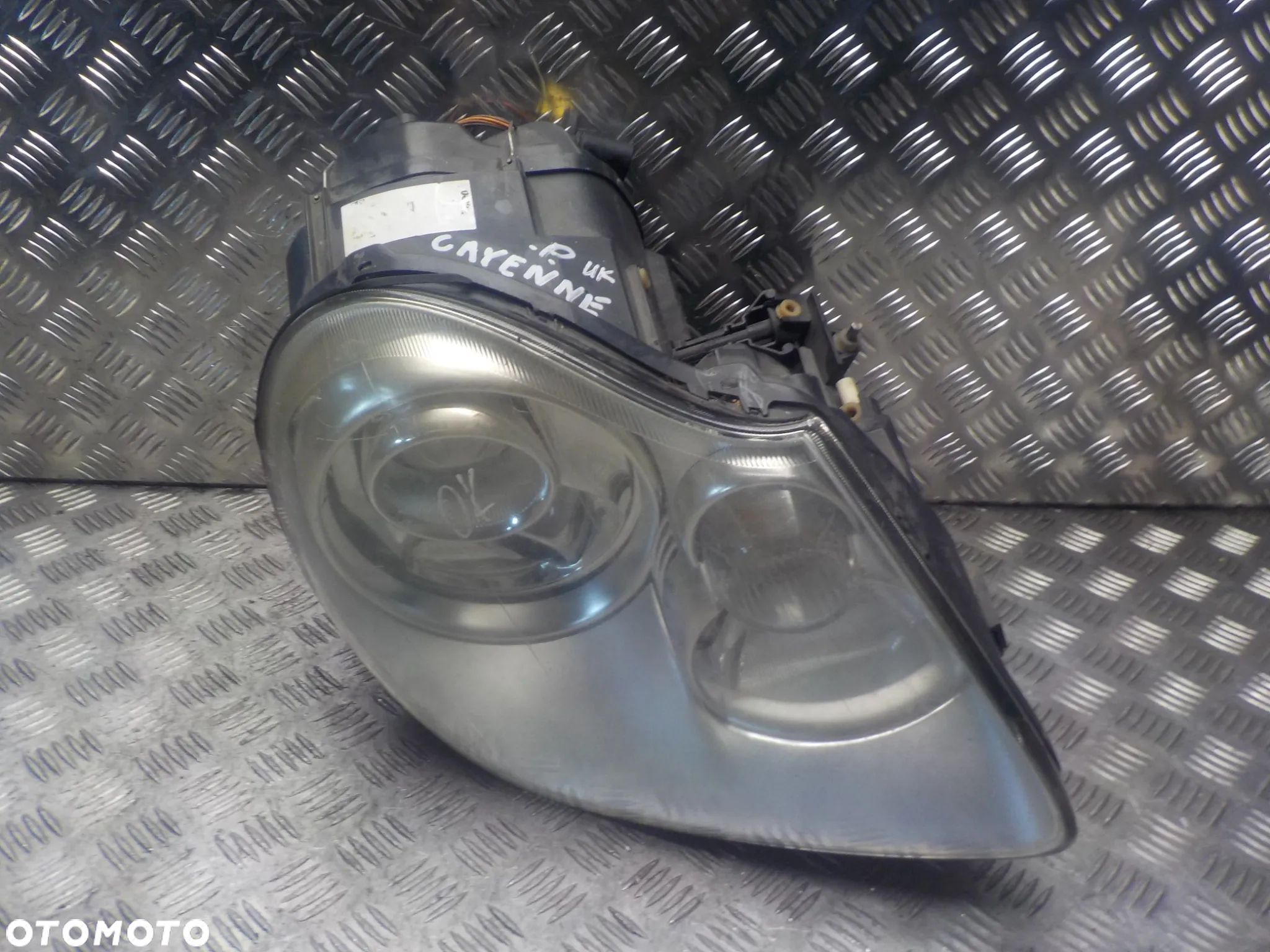 PORSCHE CAYENNE I XENON LAMPA PRAWY PRZÓD - 2