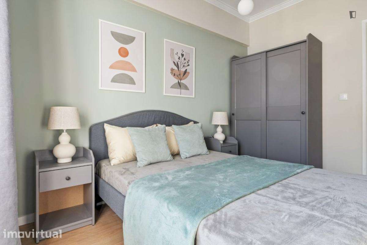 Quarto - localizado em Amadora Lisbon - Grande imagem: 3/23