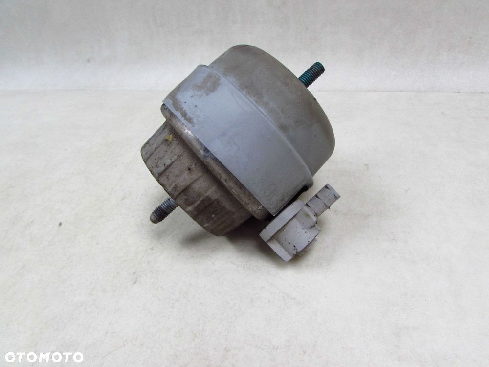AUDI A6 C6 2.7 TDI 04-11 PODUSZKA SILNIKA LEWA 4F0199379BL - 1