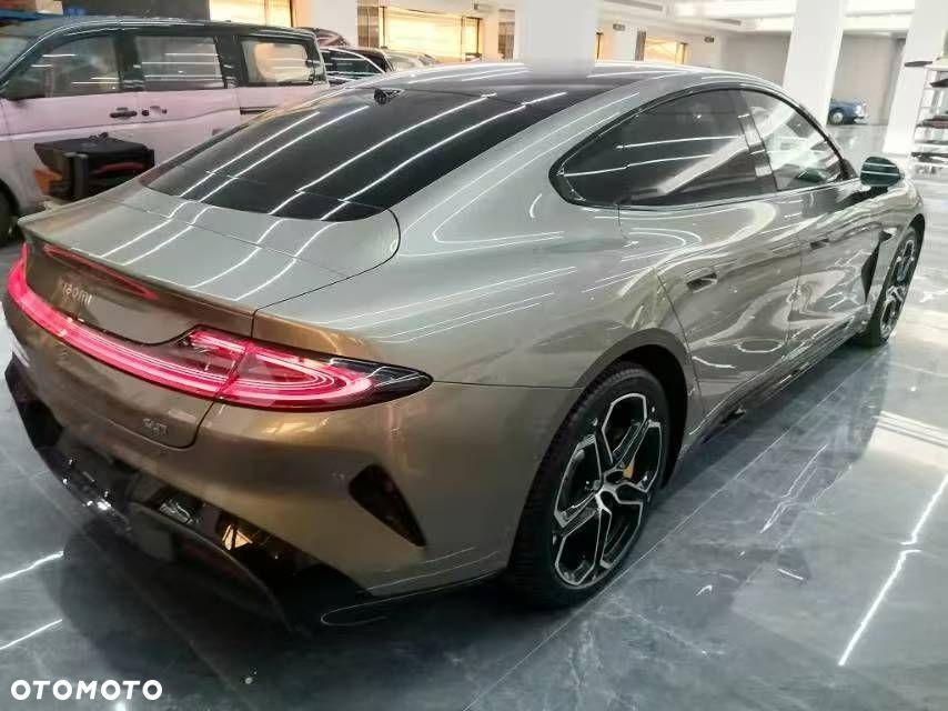 Xiaomi SU7 - 5