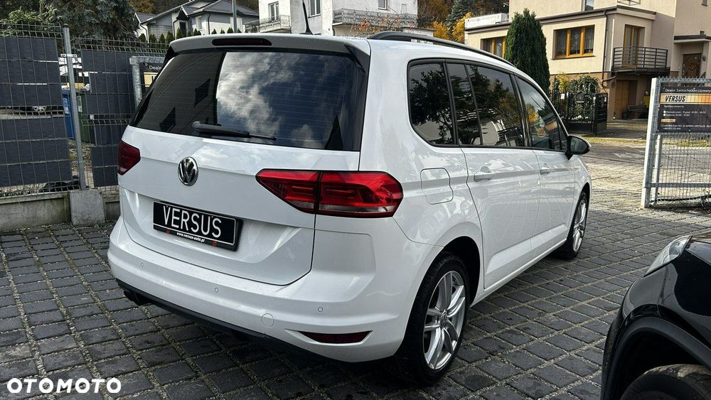 Volkswagen Touran 2.0 TDI BMT Comfortline DSG - 4