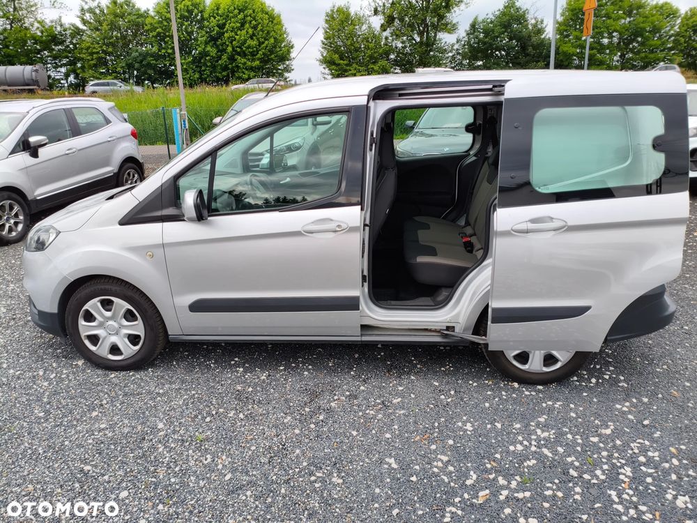 Ford Transit Courier - 15
