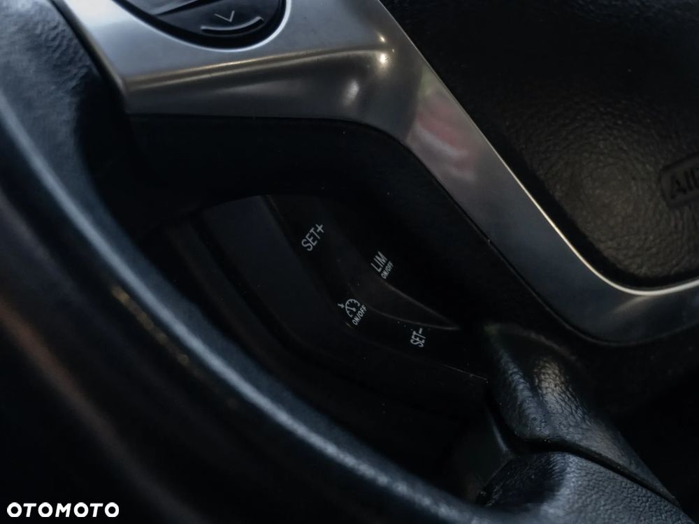 Ford Kuga 2.0 TDCi 2x4 Titanium - 18
