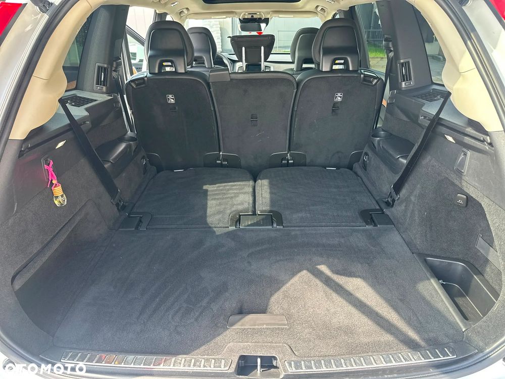 Volvo XC 90 - 23