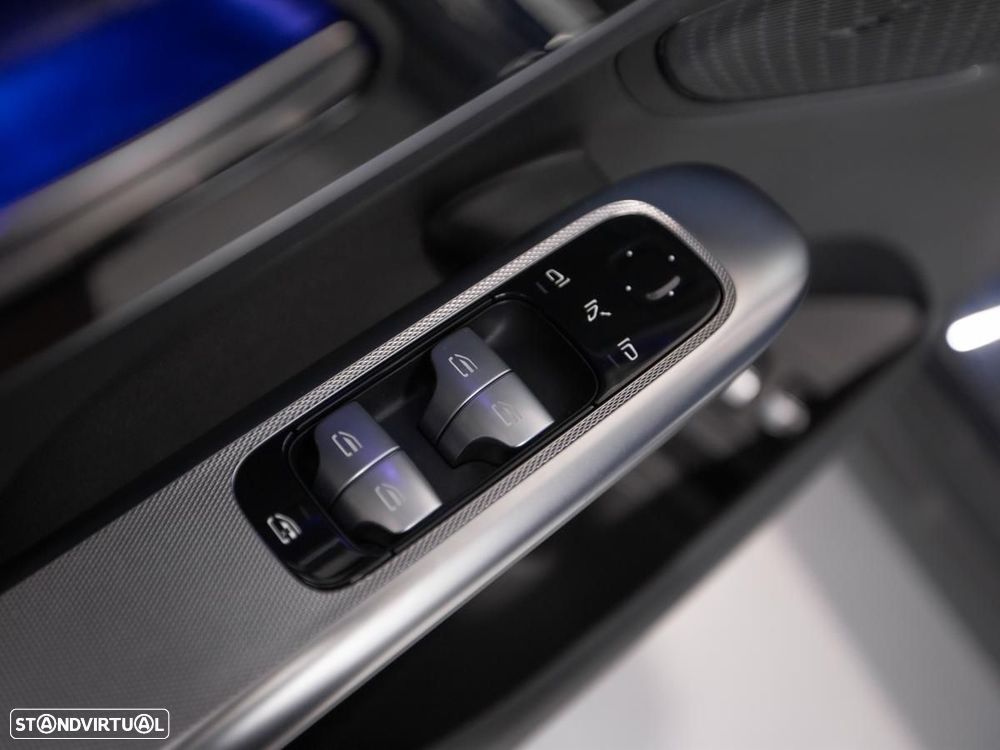 Mercedes-Benz GLC 300 e 4Matic 9G-TRONIC Edition Avantgarde - 22